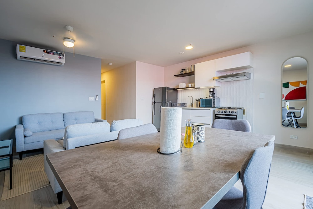 w Comfy 1BR w Perfect Balcony in Casco View