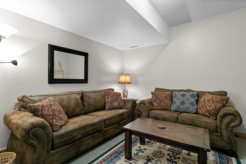 Queen Esther at Deer Valley Resort - Four Bedroom Condo with Hot Tub #2447 4 Condo
