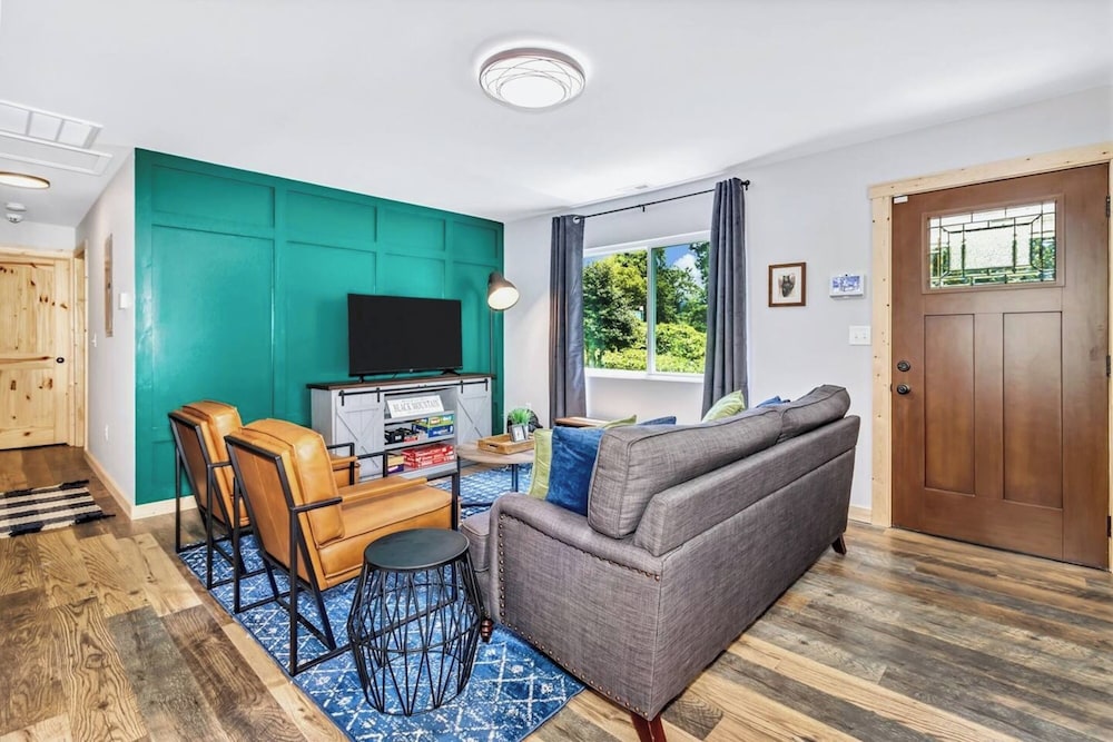 Bear Walk Cottage in Black Mountain