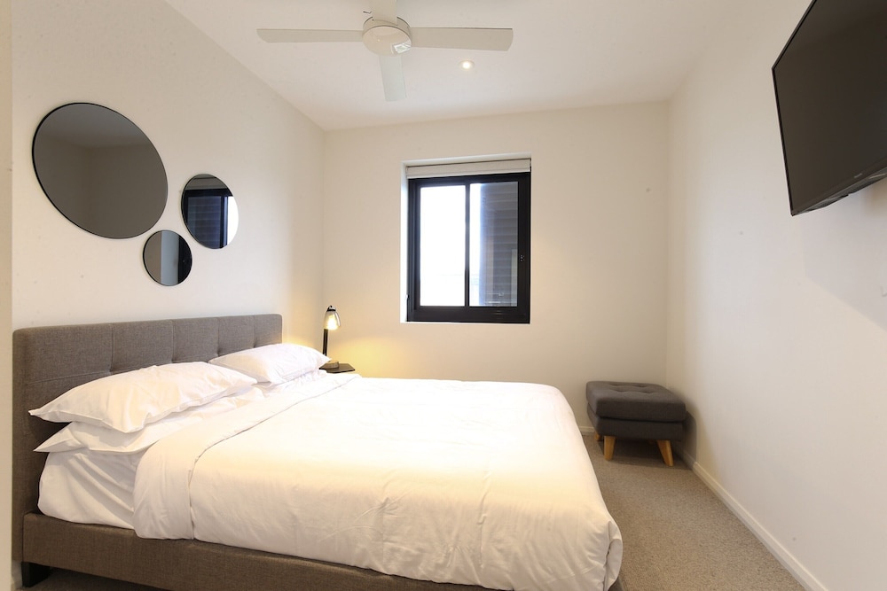 Comfy 2-bedroom Apartment With a Clyde River View