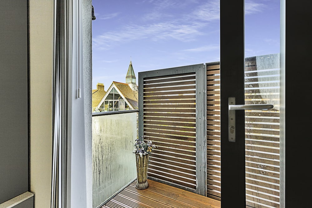 balcony