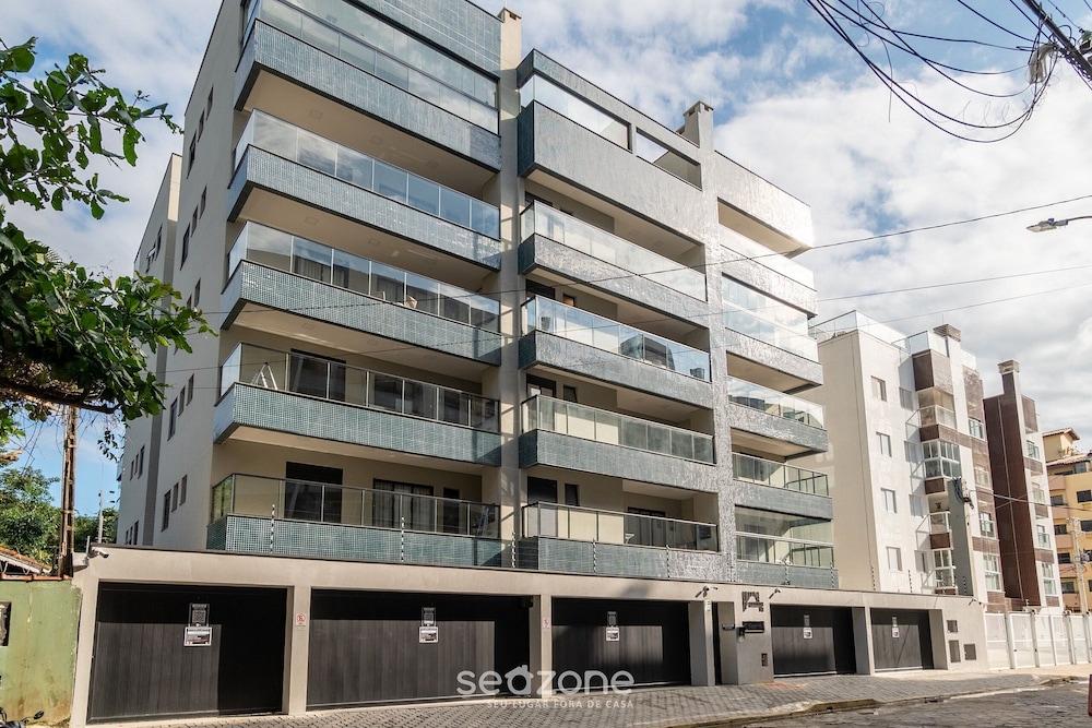 HRE - Apartments 290 m From Toninhas Beach