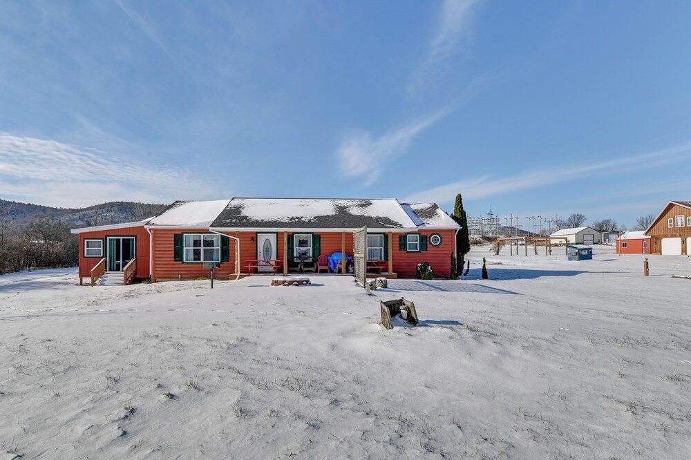Waterfront Lake George Retreat w/ Shared Dock