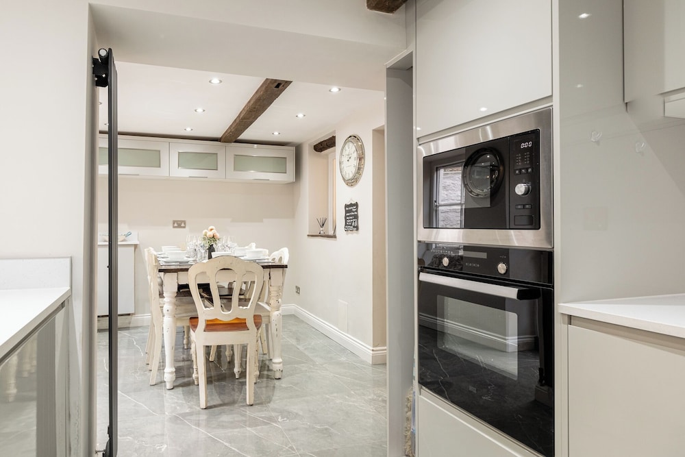 Eilmers Cottage Lovely 4BD in Malmesbury