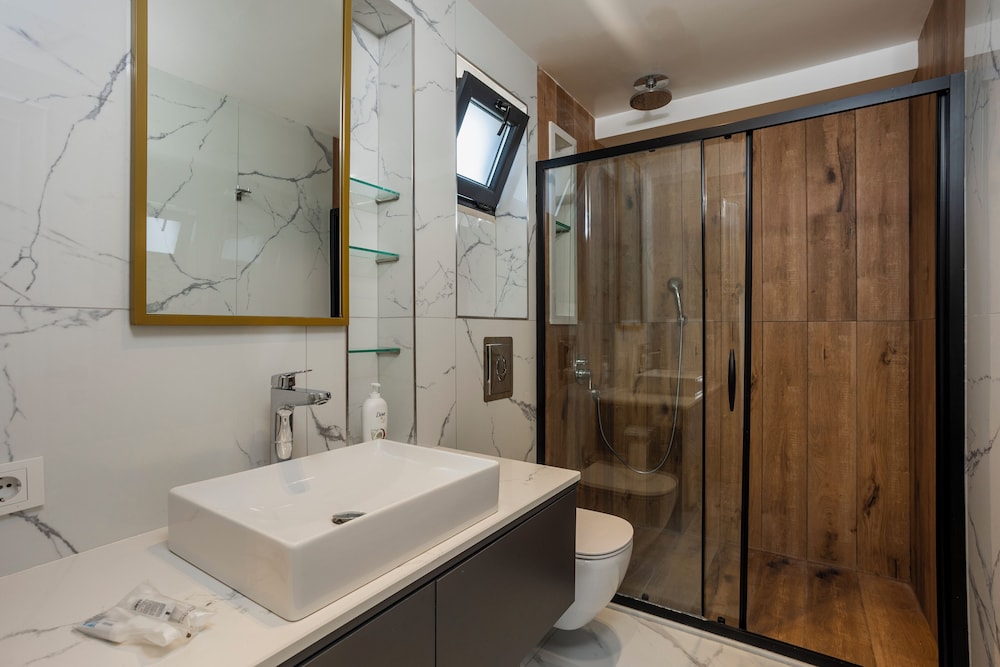 Luxury Garden Suites