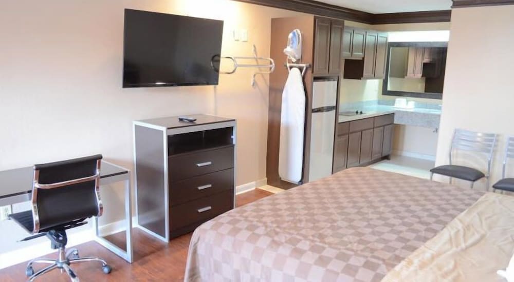 Regency Inn - Property Image 15