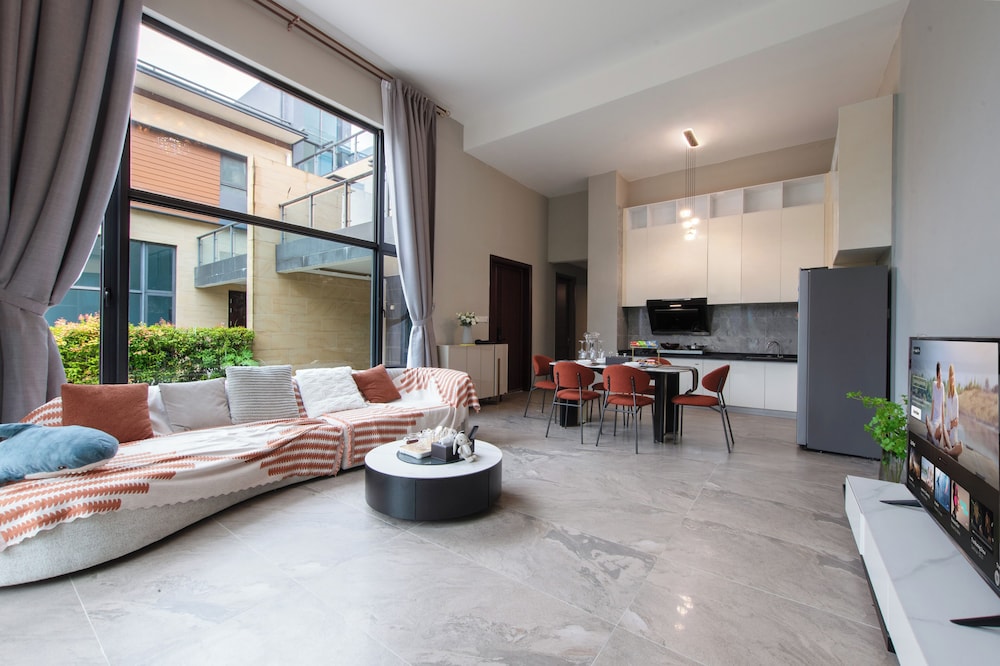 Forest City Golf Villa by A & Home Party