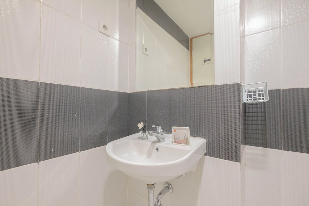 Good Deal 2BR Apartment Cinere Bellevue Suites