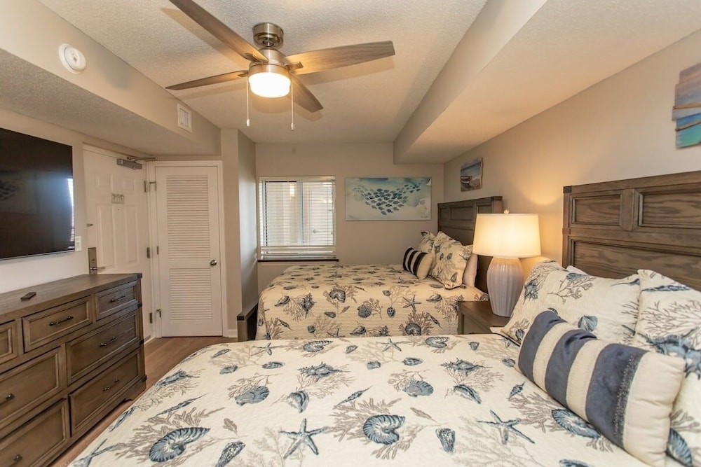 Yacht Club 1-1103 3 Bedroom Condo