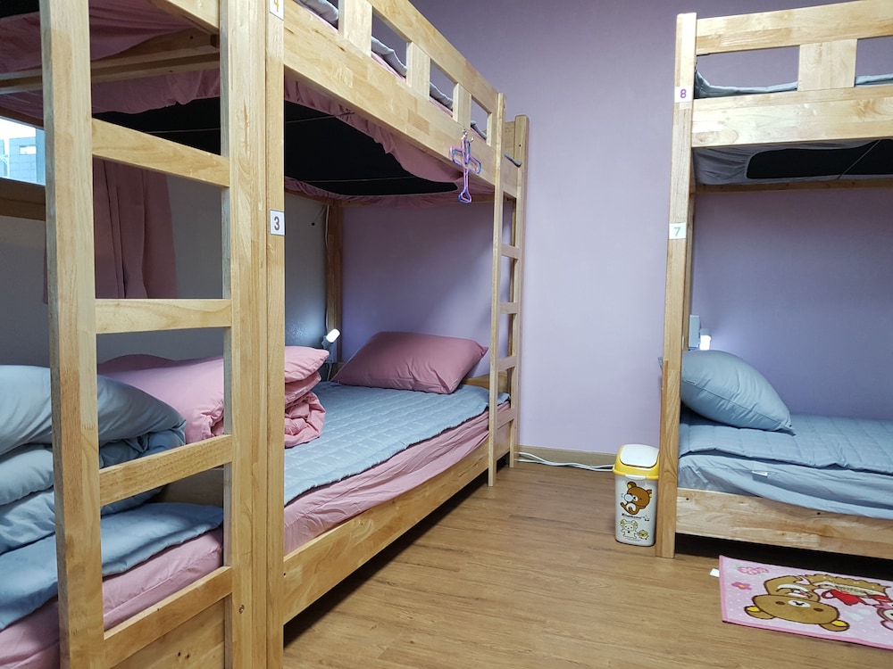 Buzz Guest House - Hostel