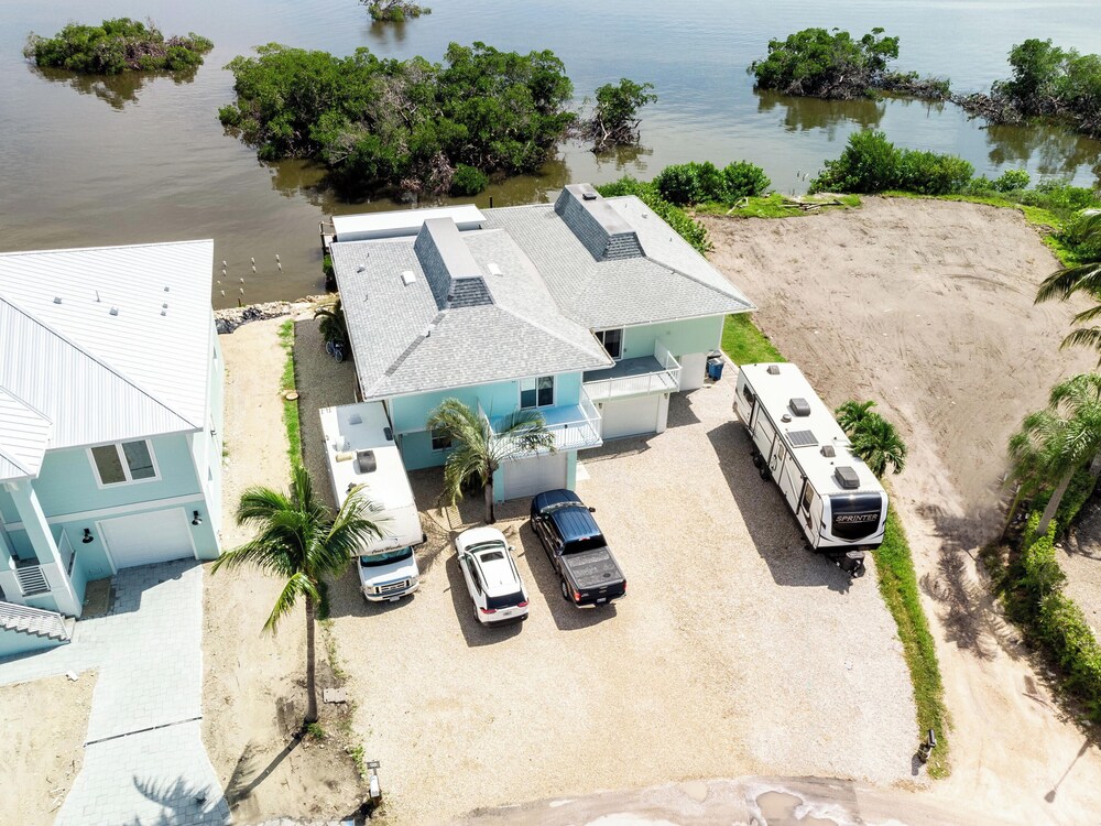 Dolphin Bay by Distinctive Beach Rentals