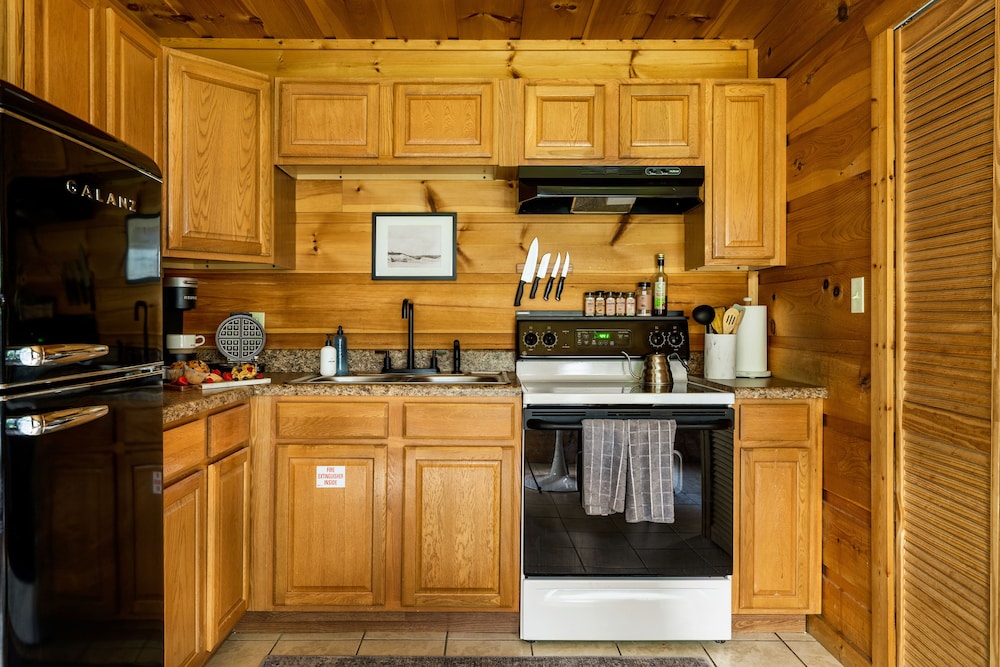 The Copper Bird Cabin