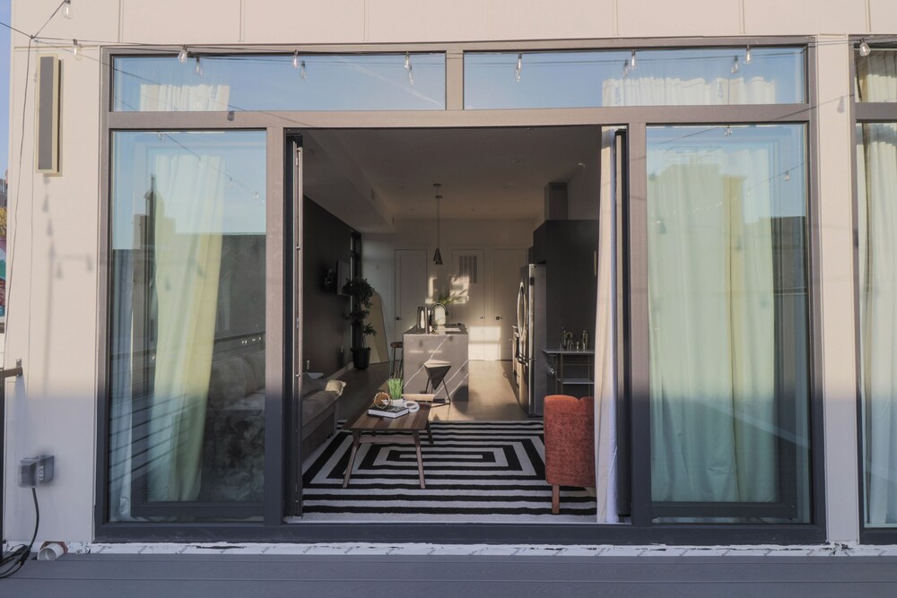Unit 9: Luxe 2BR Penthouse | Sleeps 6