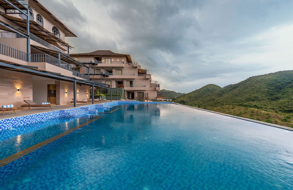 Nanda Hill Resorts