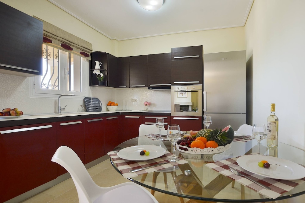 Sunflower apartment by Corfuescapes photo 5