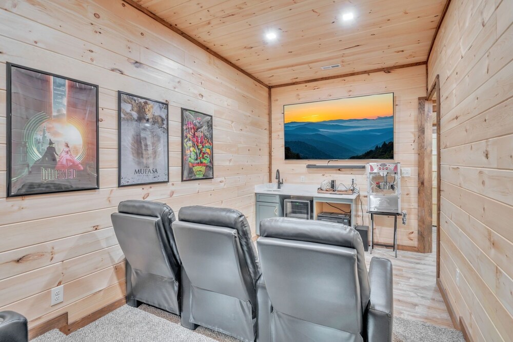 Er62 - Smoky Splash Getaway 3 Bedroom Cabin