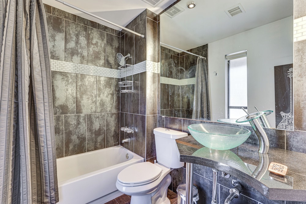 16 Mi to Dtwn: Phoenix Gem w/ Private Pool