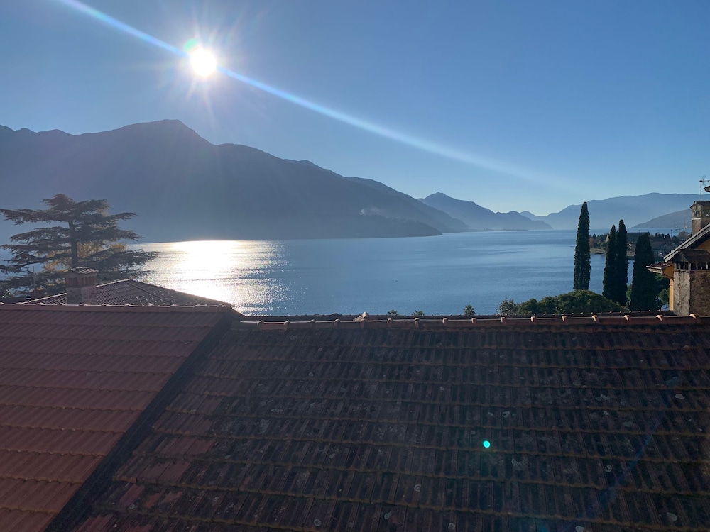 Riflessi Sul Lago