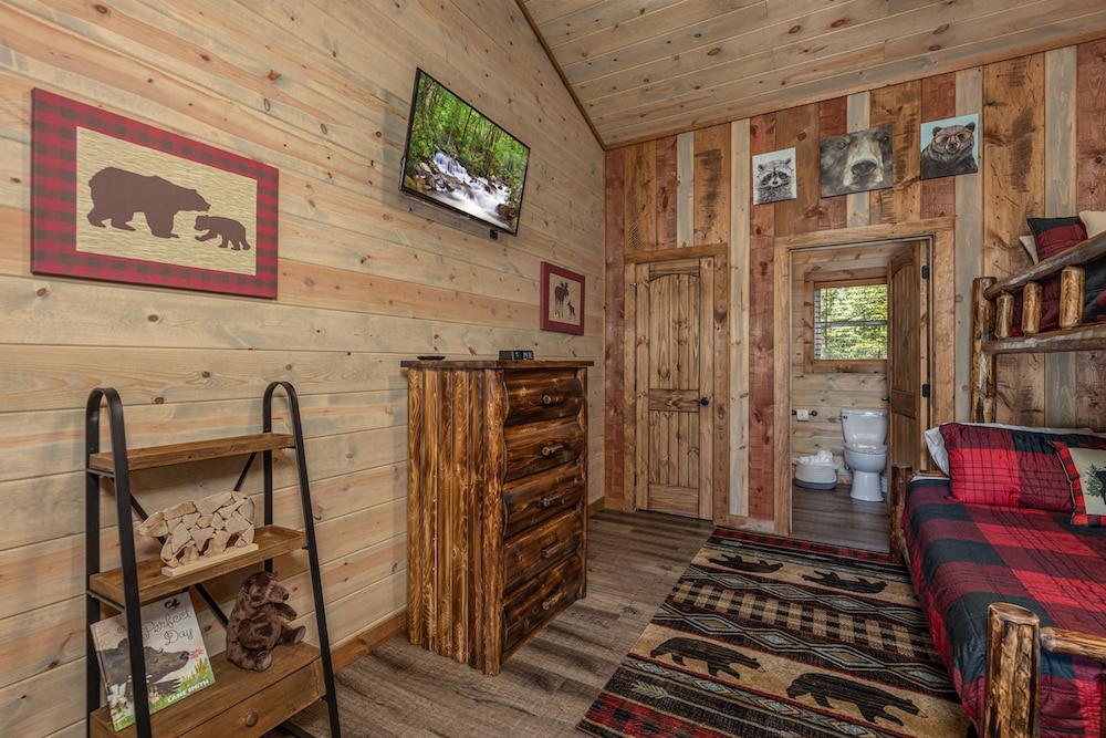 Lux Cabin Mtn Views Flat Parking Dog Friendly