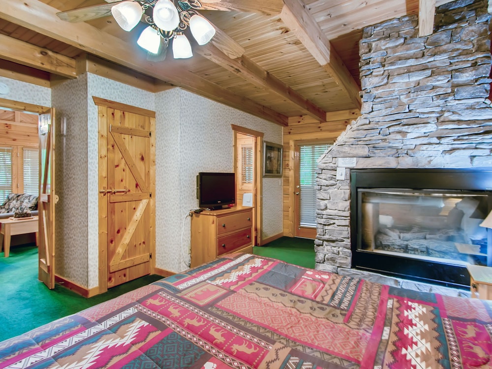 Cabin Fever #117 view 4