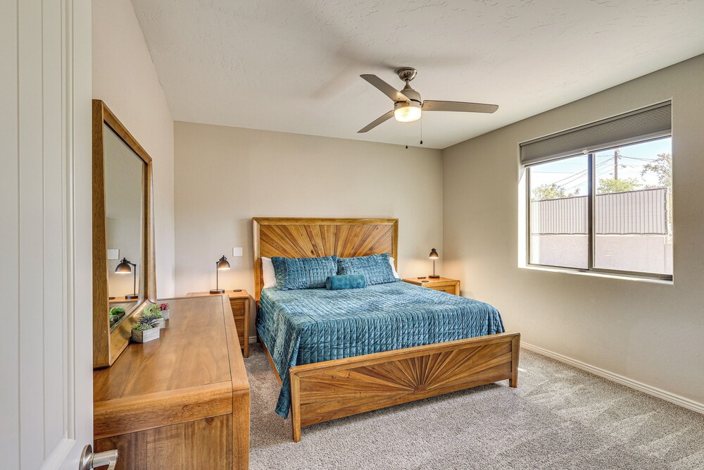 Modern Gem w/ Pool & Mtn Views in Lake Havasu City