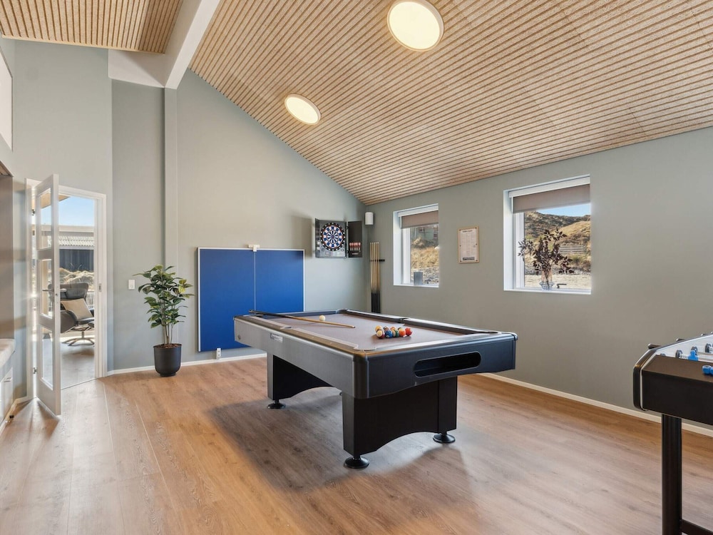 5 Star Holiday Home in Henne Beach