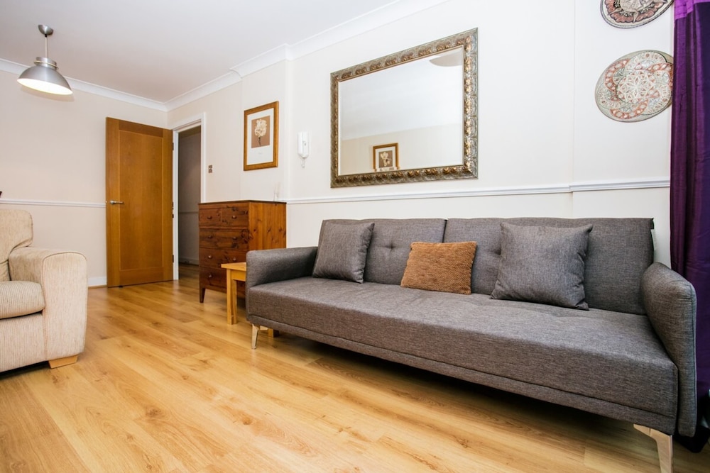 1 Bedroom Apartment near St. Paul's Cathedral