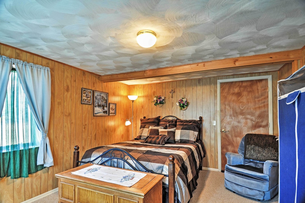 South Fork Log Cabin w/ Beautiful Mountain Views!
