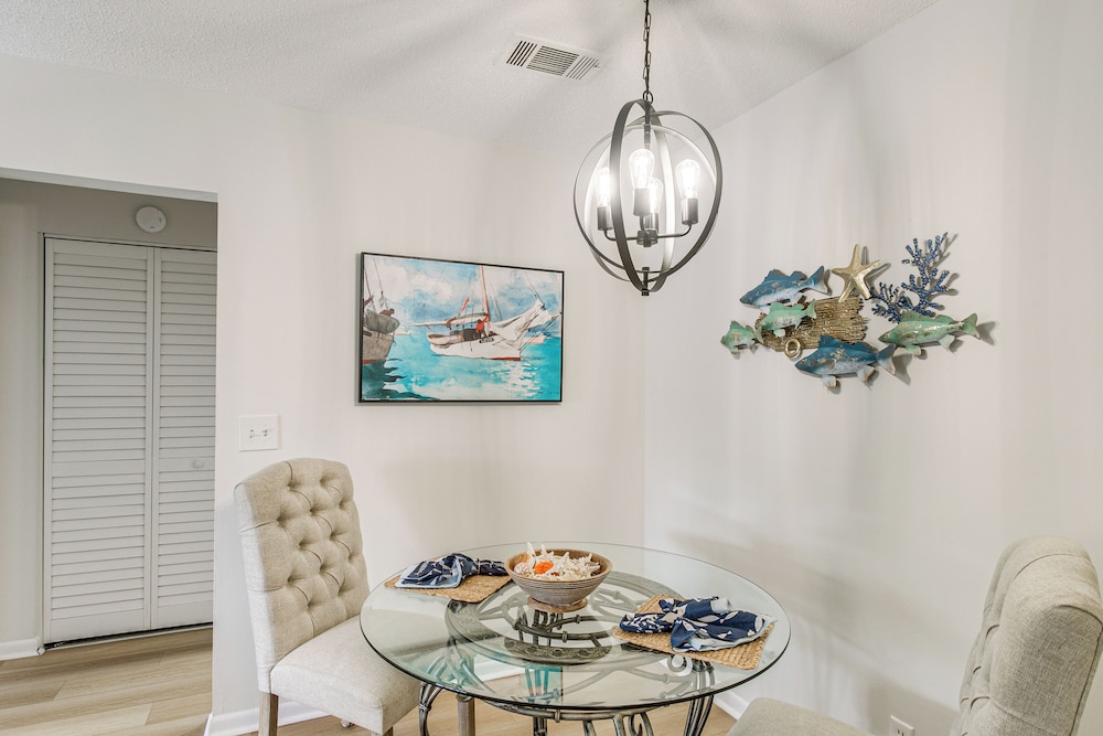 Condo w/ Amazing Amenities: 1 Mi to Beach! - Property Image 7