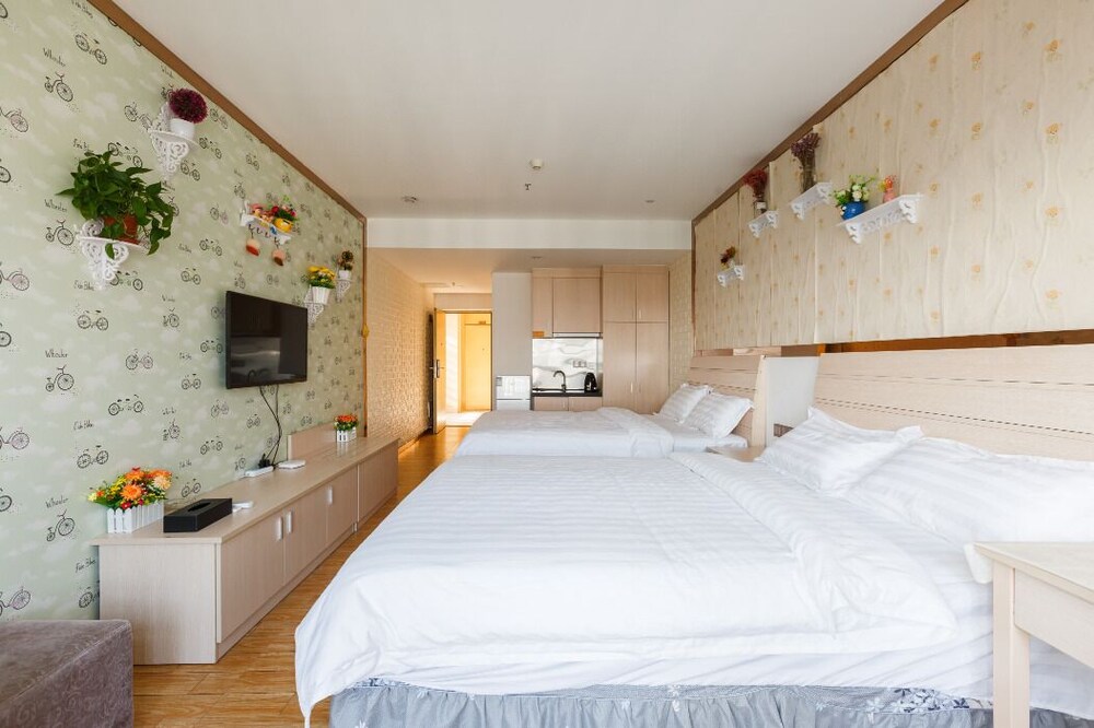 Coastline International Apartment view 4