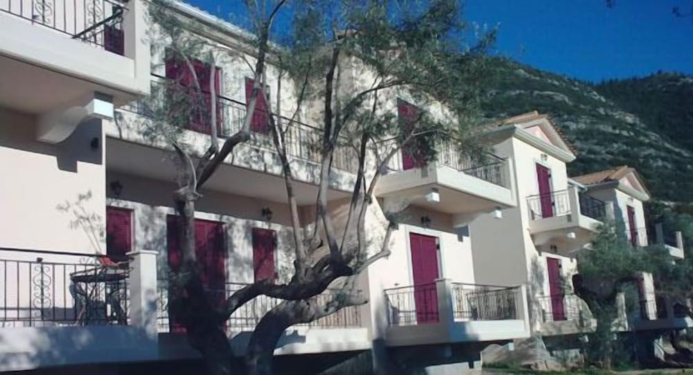 Mikros Gialos Apartments
