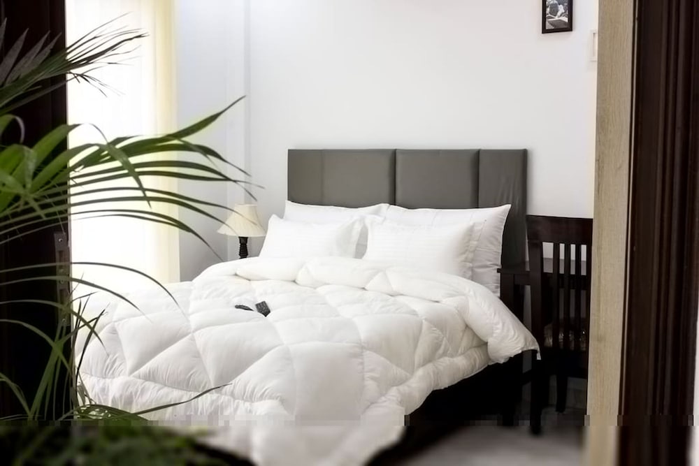 Modern City Retreat 2bhk Paras Fortis Balcony
