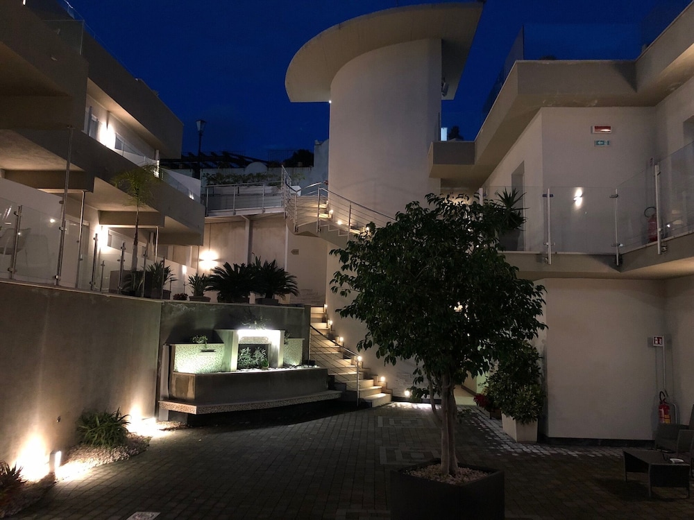 Zeus Residence Hotel