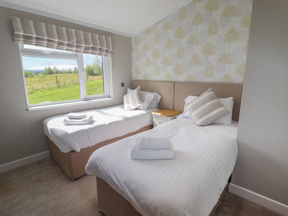40 Delamere Point