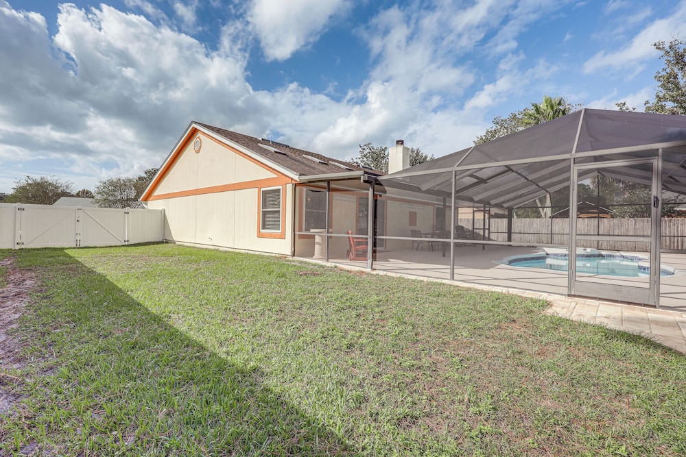 Home w/ Pool 5 Mi to Neptune Beach in Jacksonville