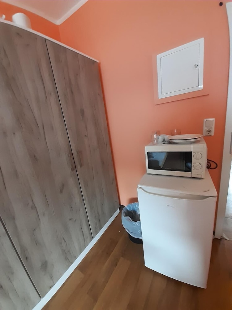 2-Rent Group Hostel Rooms&Apartments TUB19A