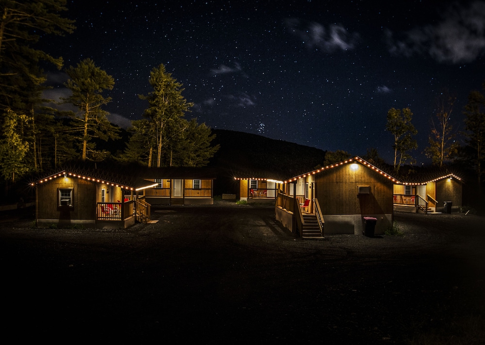 King Hendrick Motel