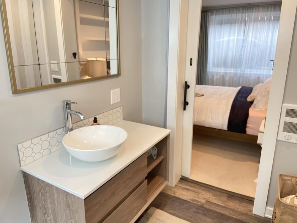 2BR 2BA Alki Beach Waterfront Retreat Extended Stay, Zdjęcie 6