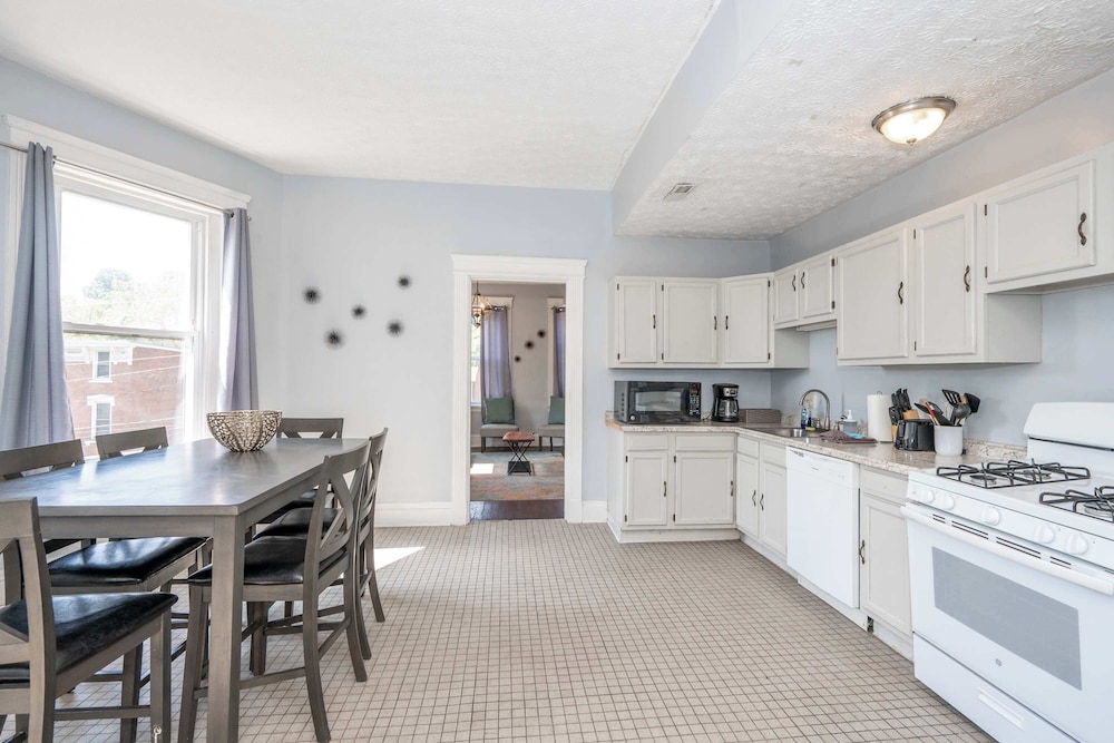 Queen City Suites For 7