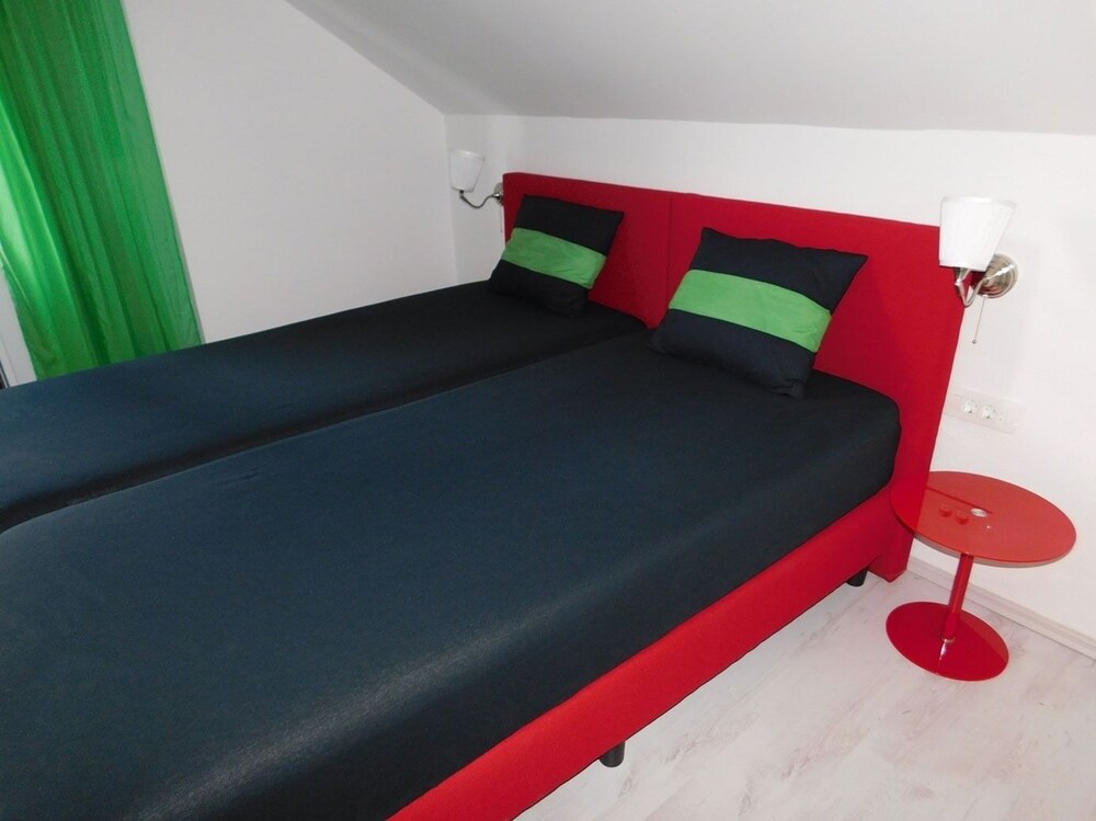 Photo 7