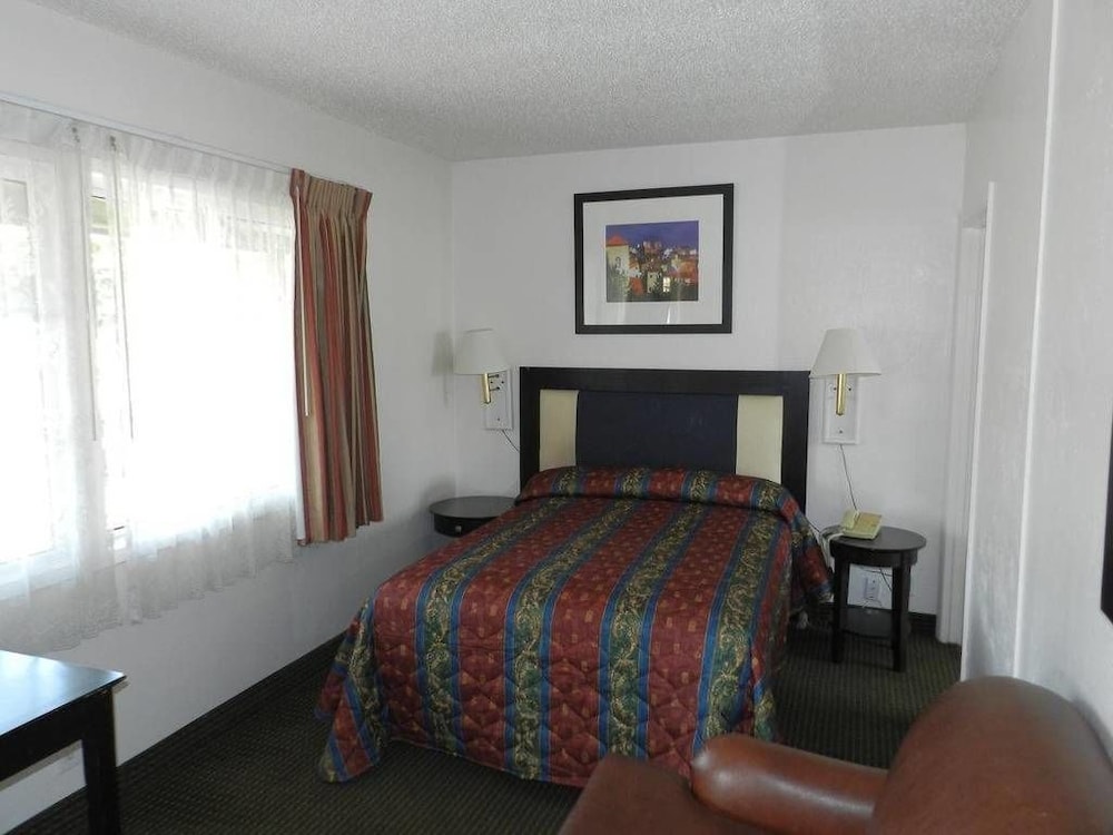 Starlite Motel - Property Image 34
