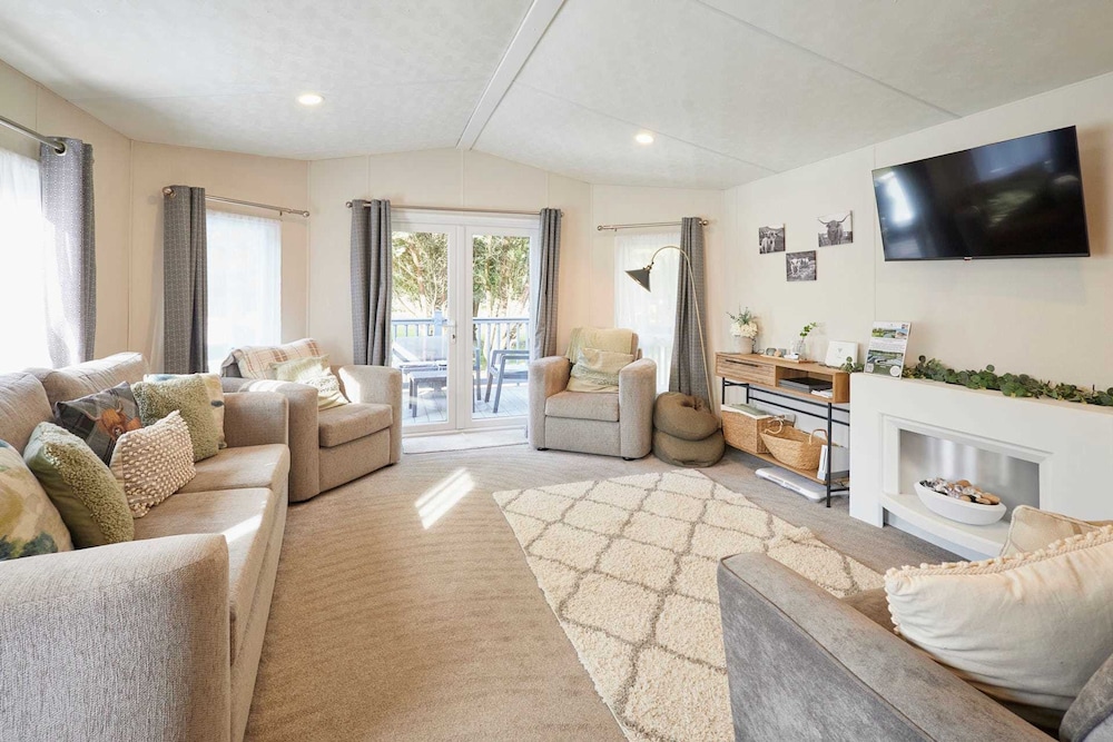 Host Stay Pine Lodge