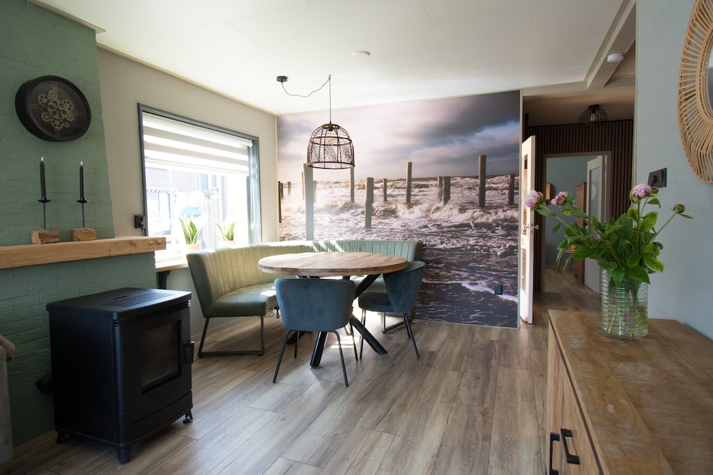Bungalow Mui aan Zee in Centre of Petten
