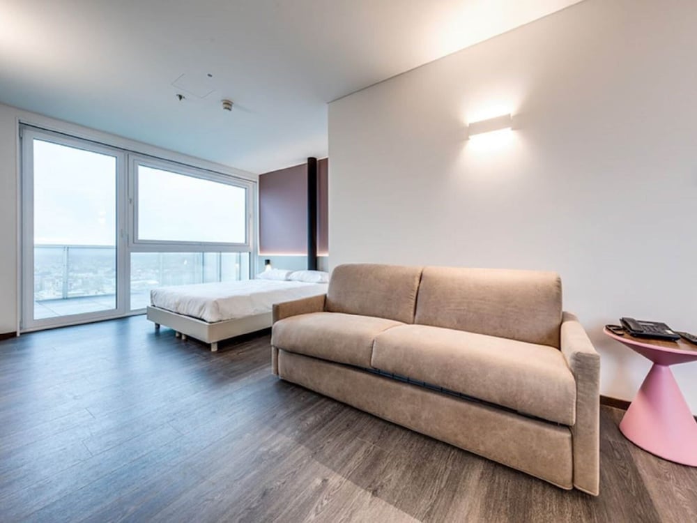 Soothing Apartment in Venice near Town Center view 2