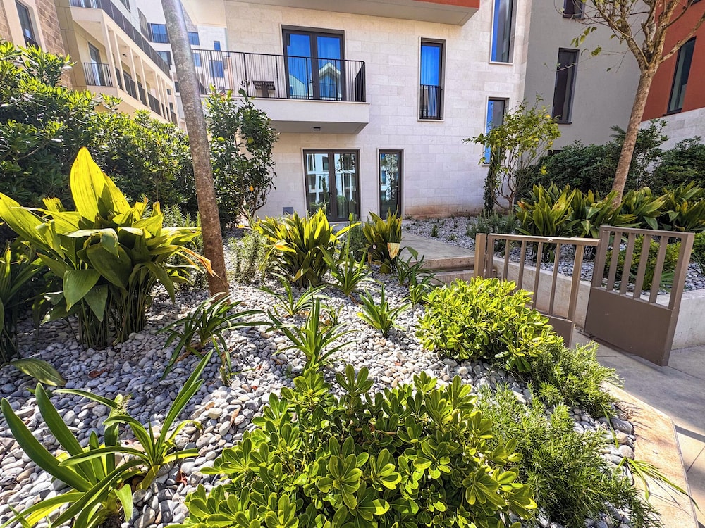 Qumi Porto Suites