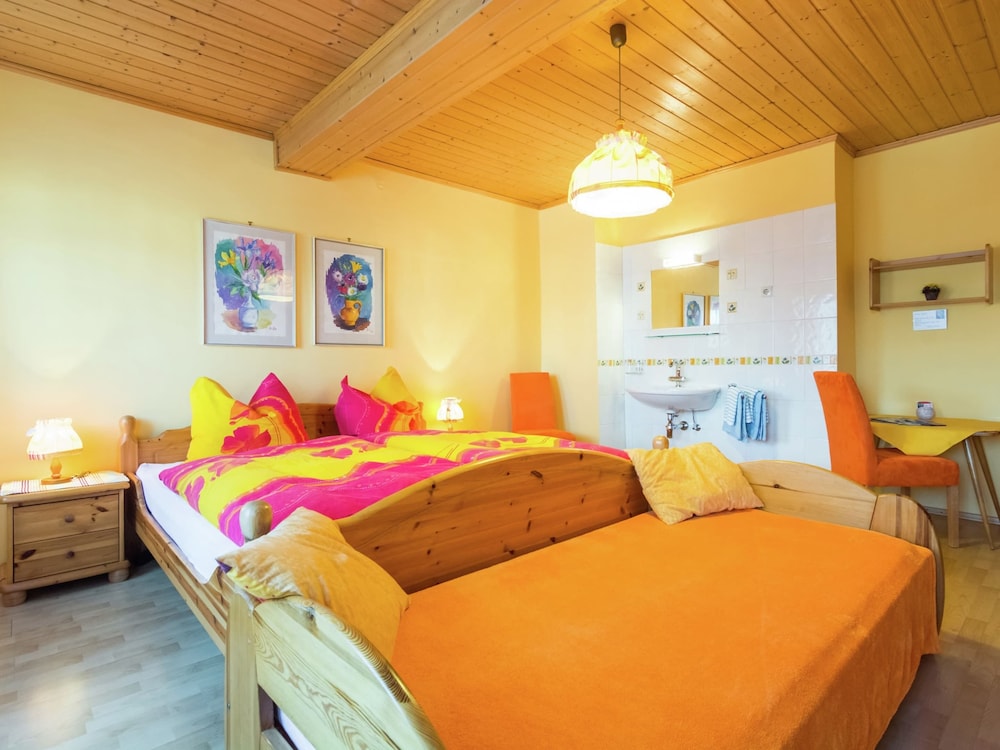 Renovated Mountain Retreat Stay view 3