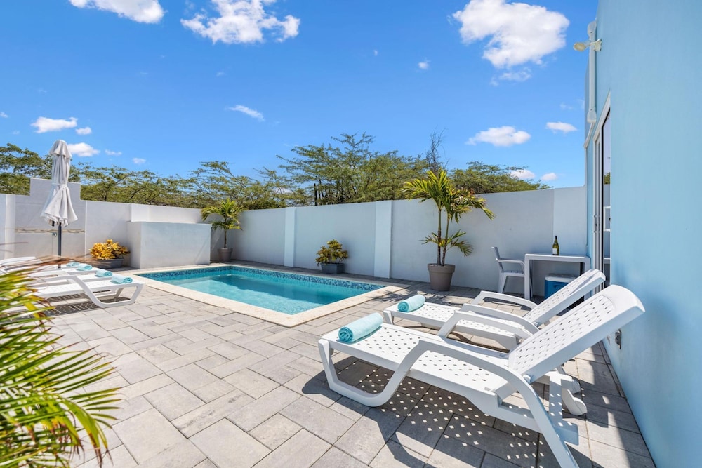 Amazing Studio w Pool Patio Close 2 Palmbeach