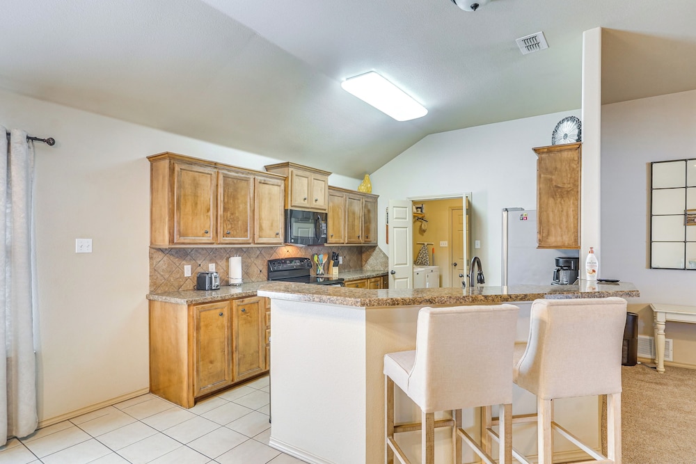 7 Mi to Dtwn: Family Home w/ Patio in Lubbock