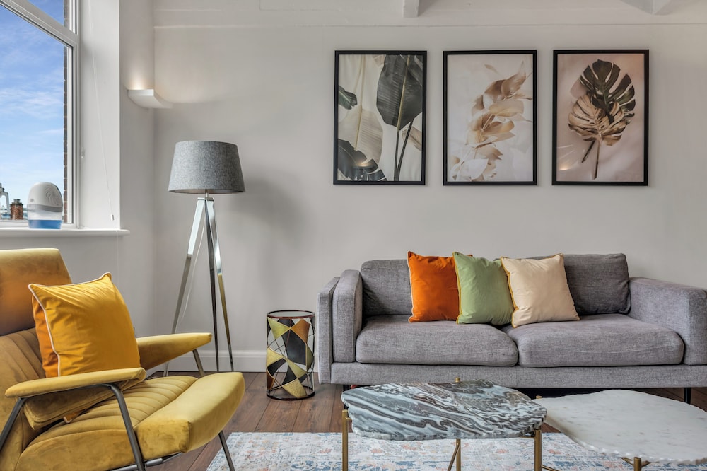 Three Bedroom Apartment in City Reach