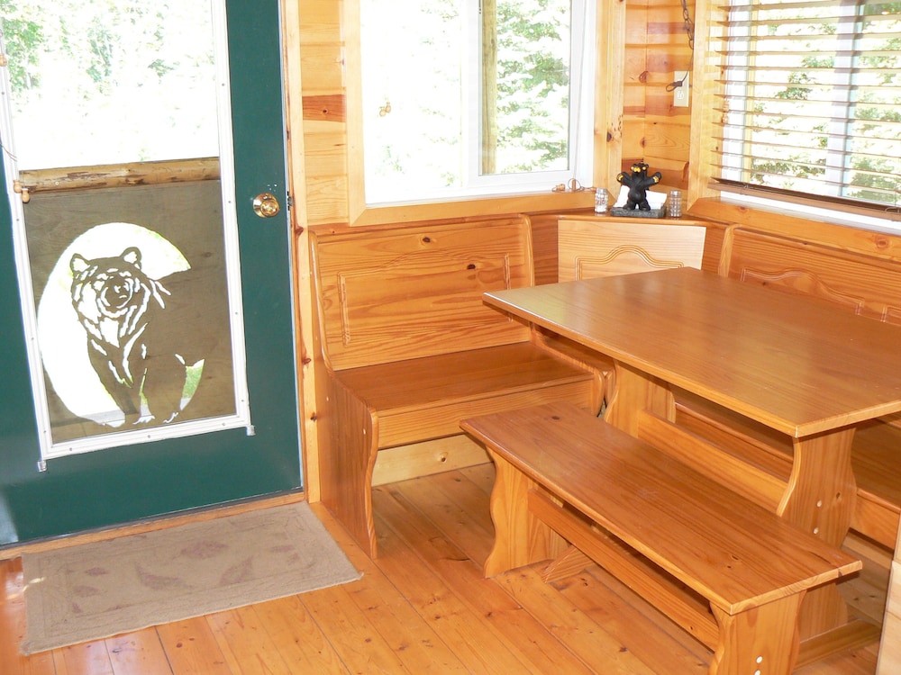 Smoky Bear Ranch Bed & Breakfast & Cabins